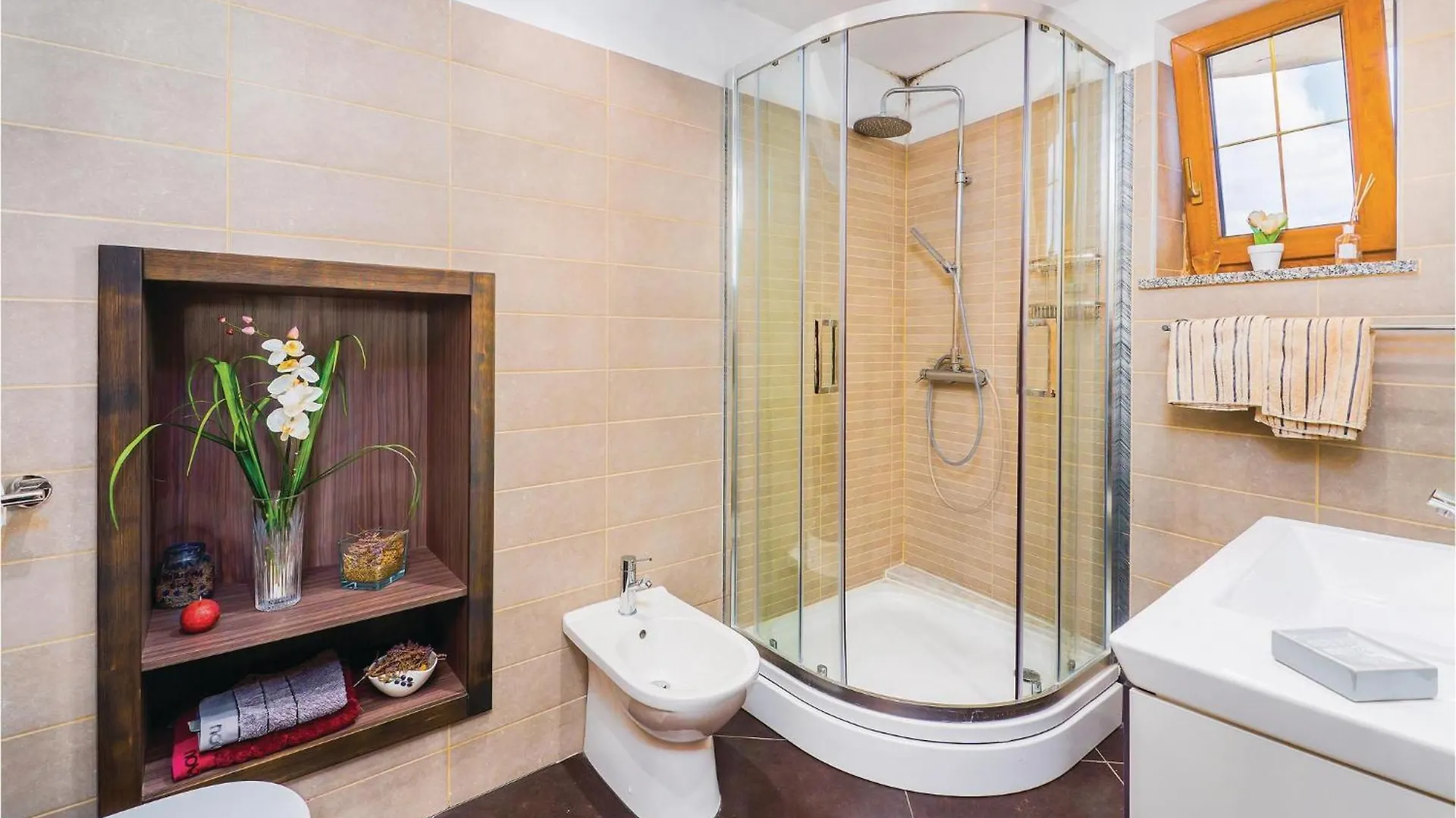 3 Bedroom Awesome Apartment In Viskovo 0*,  Croatia