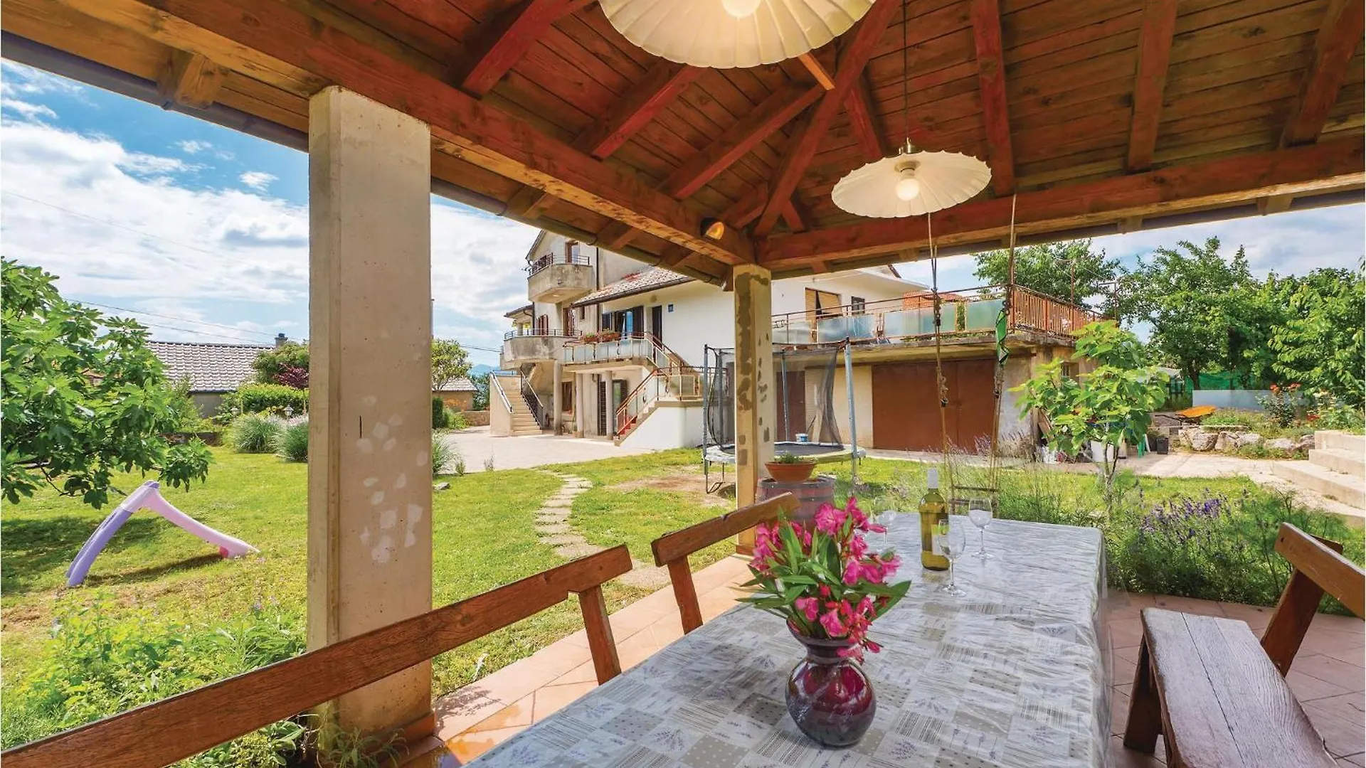 3 Bedroom Awesome Apartment In Viskovo Croatia