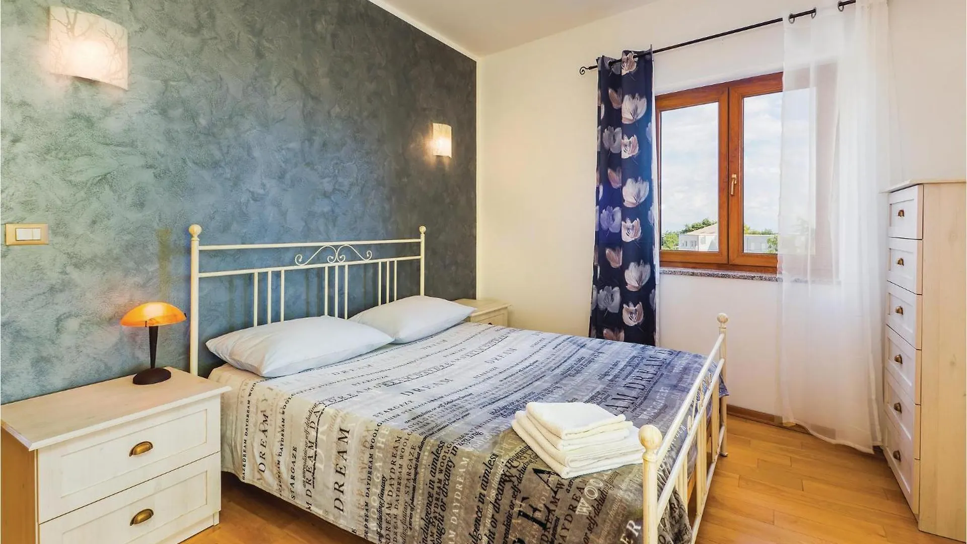 3 Bedroom Awesome Apartment In Viskovo