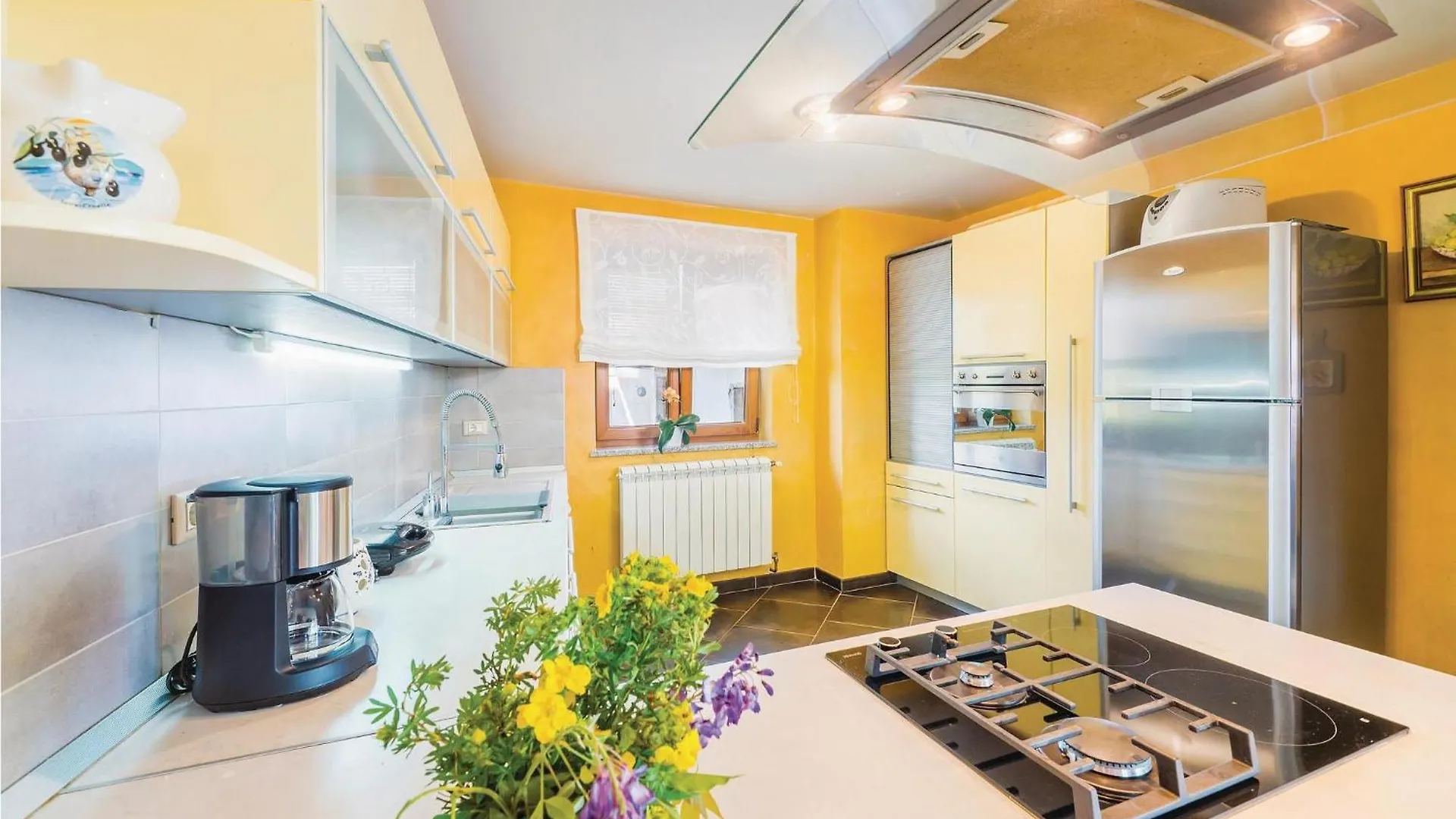 3 Bedroom Awesome Apartment In Viskovo 0*,